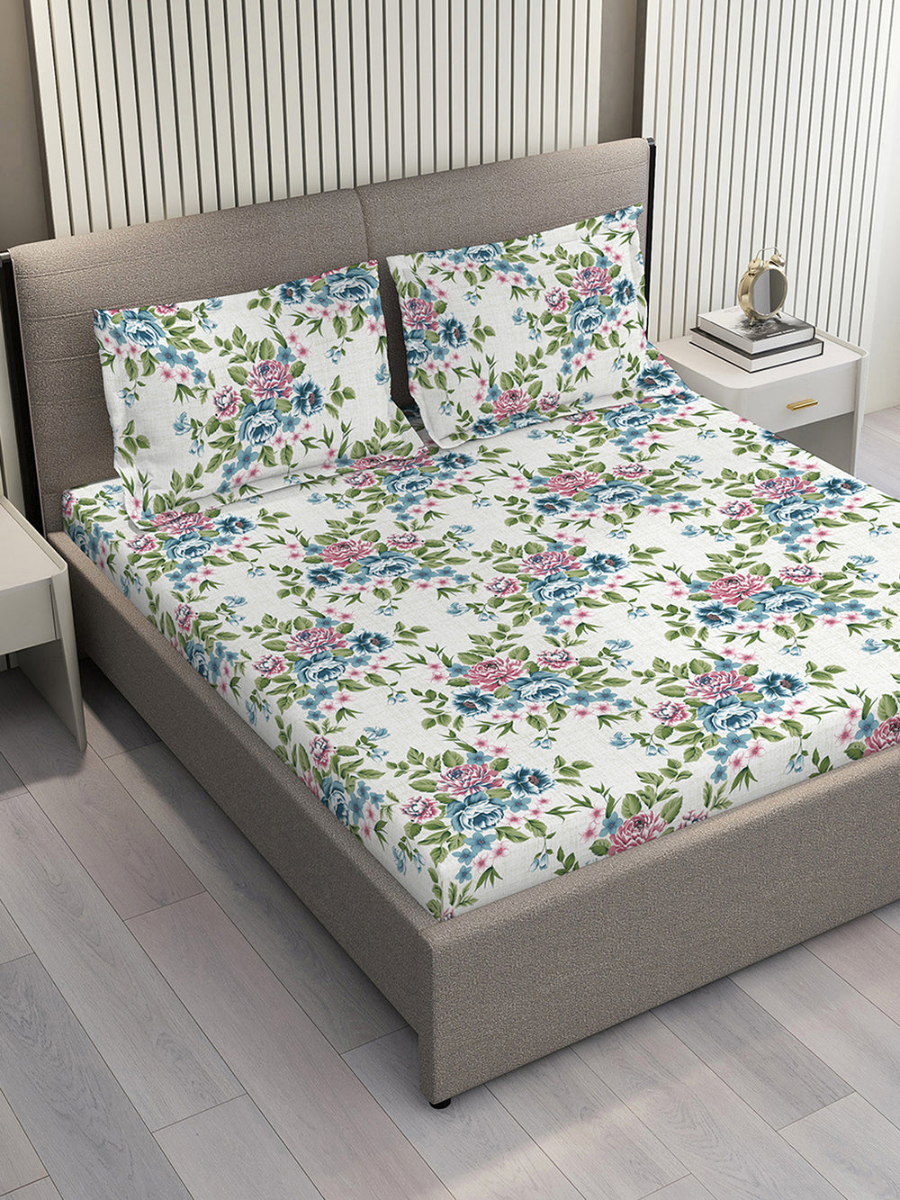 Duracount 225 CVC Multicolor Floral 1 King Size Bedsheet with 2 Pillow Covers