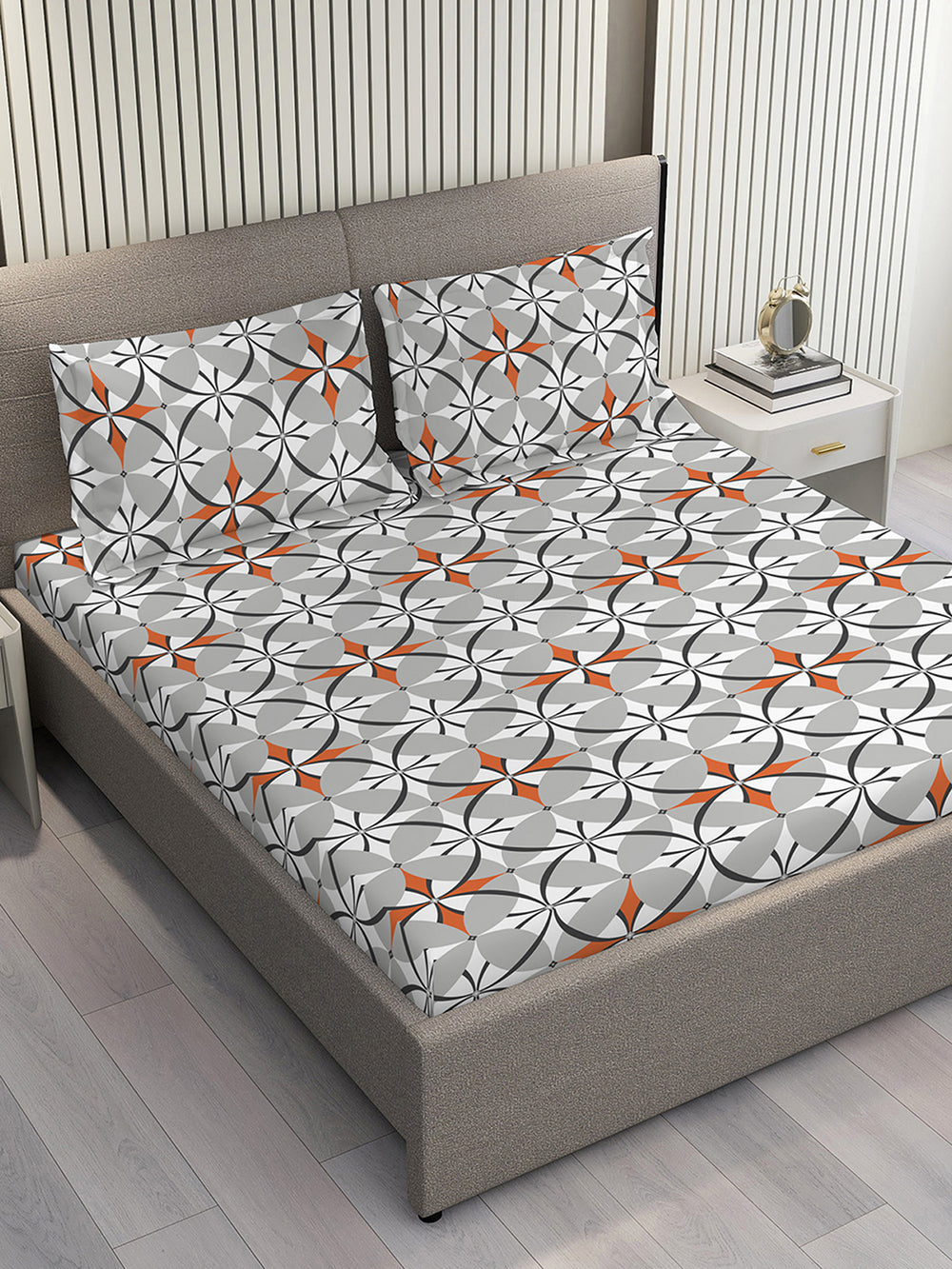 Duracount 225 CVC Grey Geometrical 1 King Size Bedsheet with 2 Pillow Covers