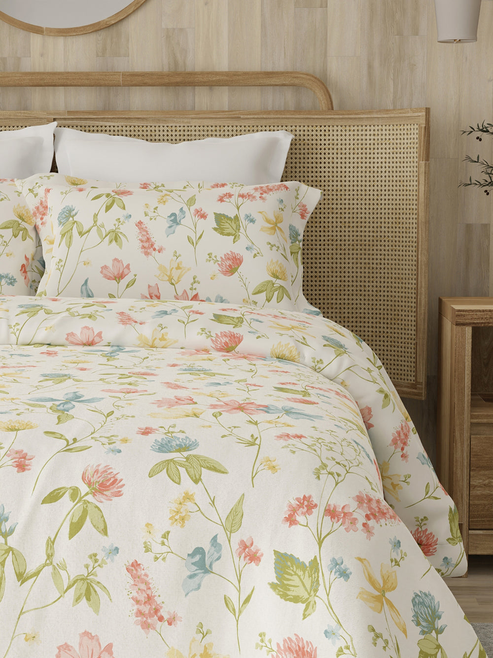 Zen 225 CVC Multicolor Floral 1 Double Size Bedsheet with 2 Pillow Covers