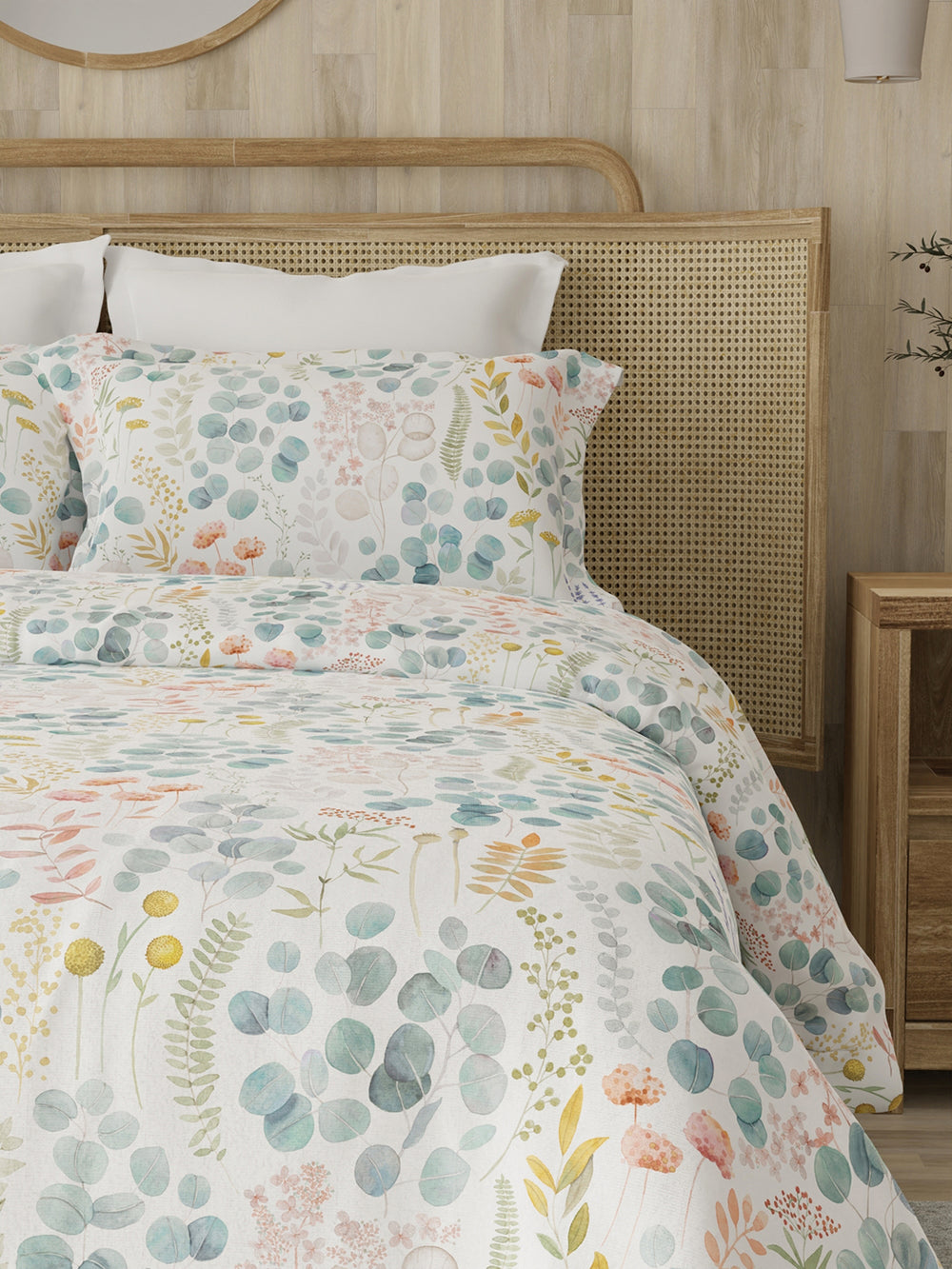 Zen 225 CVC Multicolor Floral 1 King Size Bedsheet with 2 Pillow Covers