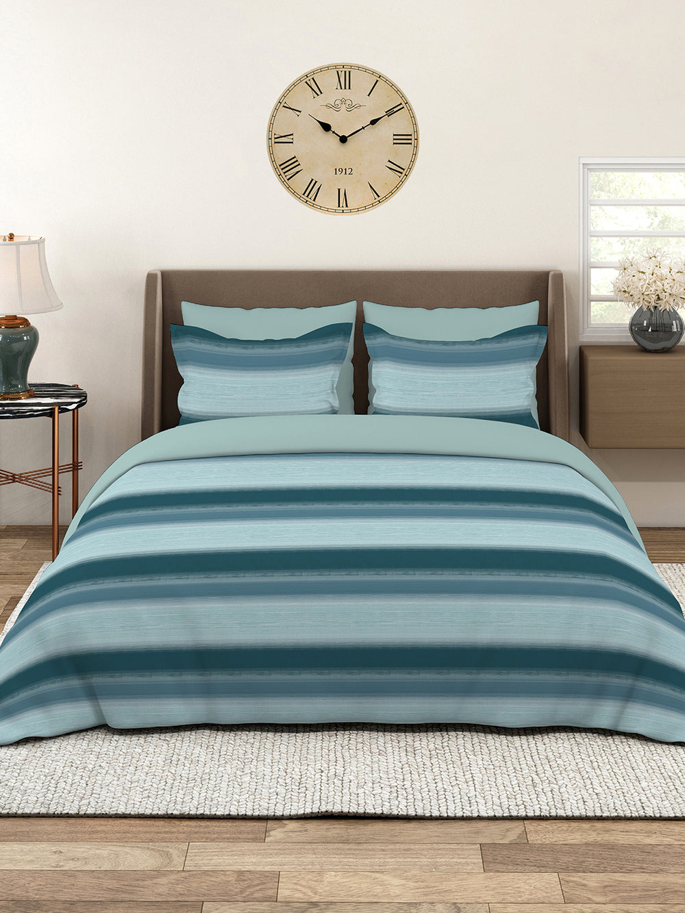 Duracount 225 CVC Blue Stripes 1 King Size Bedsheet with 2 Pillow Covers