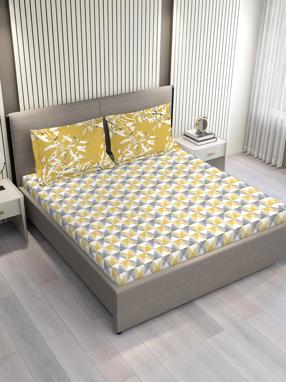 Illuminating Homes 100% Cotton 144 TC Multicolor Geometrical 1 Double Size Bedsheet with 2 Pillow Covers
