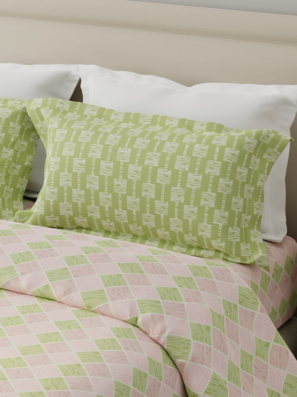 Forever 100% Cotton 120 TC Pink & Green Geometric Double Bedsheet with 2 Pillow Covers