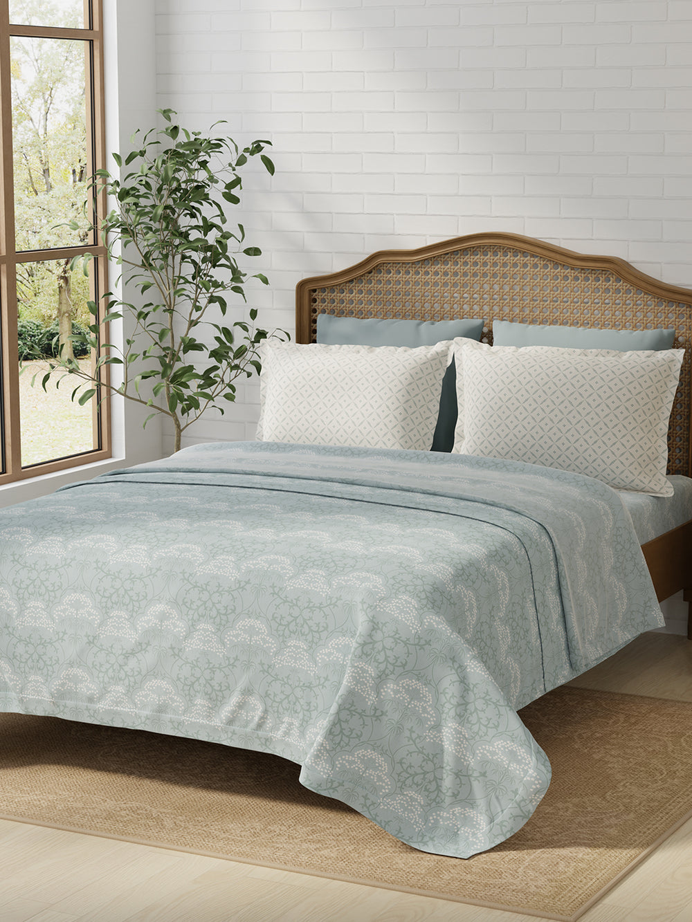Pure Nest 100% Cotton 180 TC Blue Ethnic Print King Bedsheet with 2 Pillow Covers